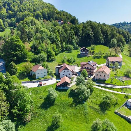 Appartement Kmetija Na Cendavs à Cerkno Extérieur photo